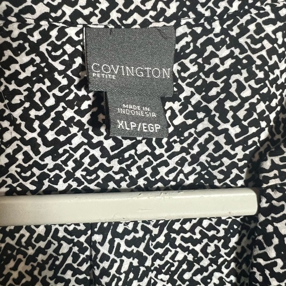 Covington Black and White Blouse with Flutter Sleeves and V-neck - Picture 3 of 3